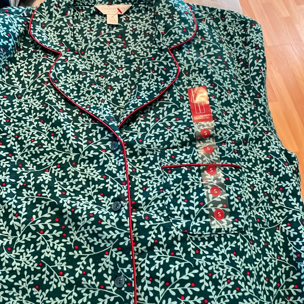 Women Printed Cotton Flannel Pajama Set, Color: Holly Berries, S charter Club